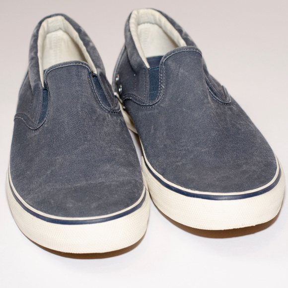 grey sperrys men's